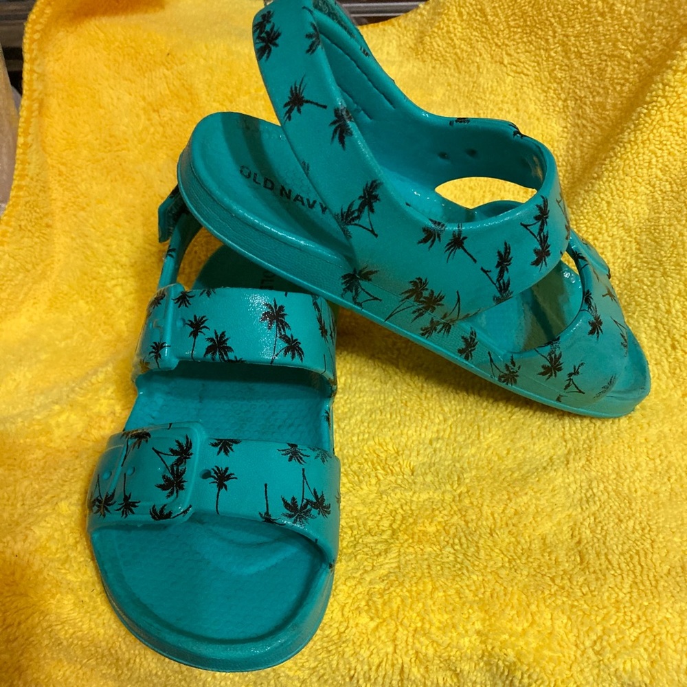 Toddler sandals size 10